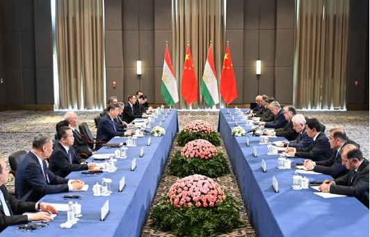 习近平会见塔吉克斯坦总统拉赫蒙2 习近平会见塔吉克斯坦总统拉赫蒙2